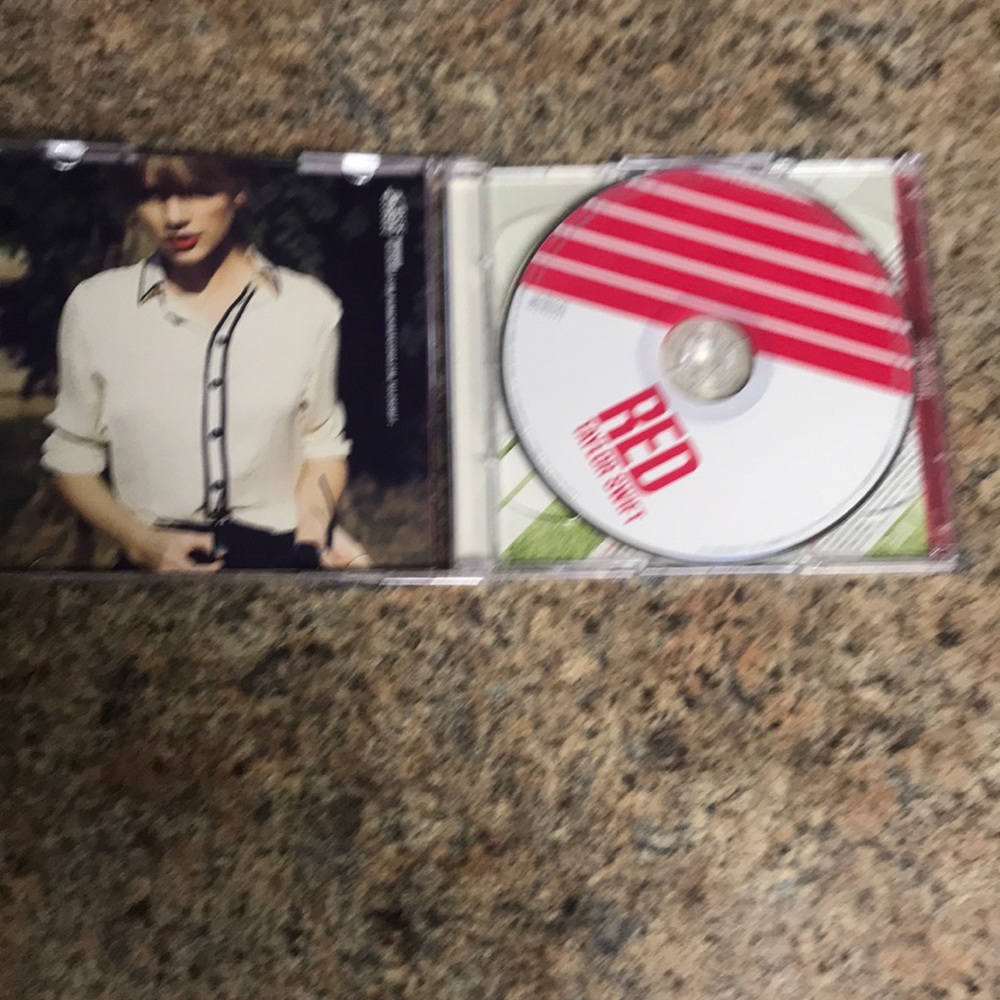 Red CD Taylor Swift - Picture 2 of 3